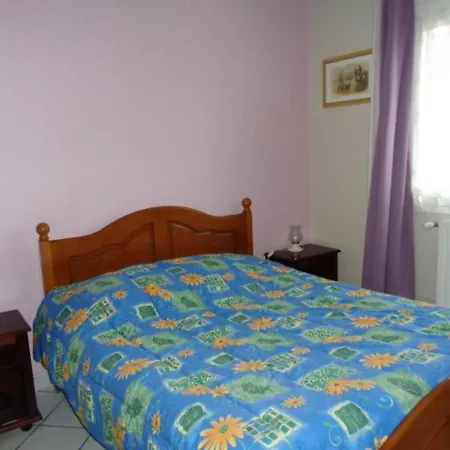 Charmante Maison De Plain-pied Avec Jardinet Clos Et Garage, A - Fr-1-672-16