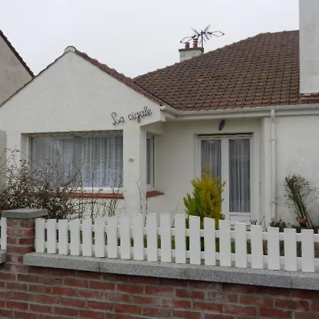 Holiday home Charmante Maison De Plain-pied Avec Jardinet Clos Et Garage, A - Fr-1-672-16 *